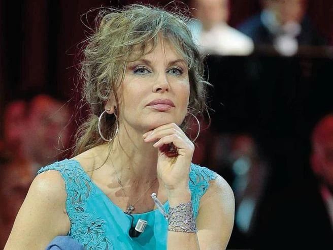 Dalila Di Lazzaro Agnelli: Il Fascino del Potere